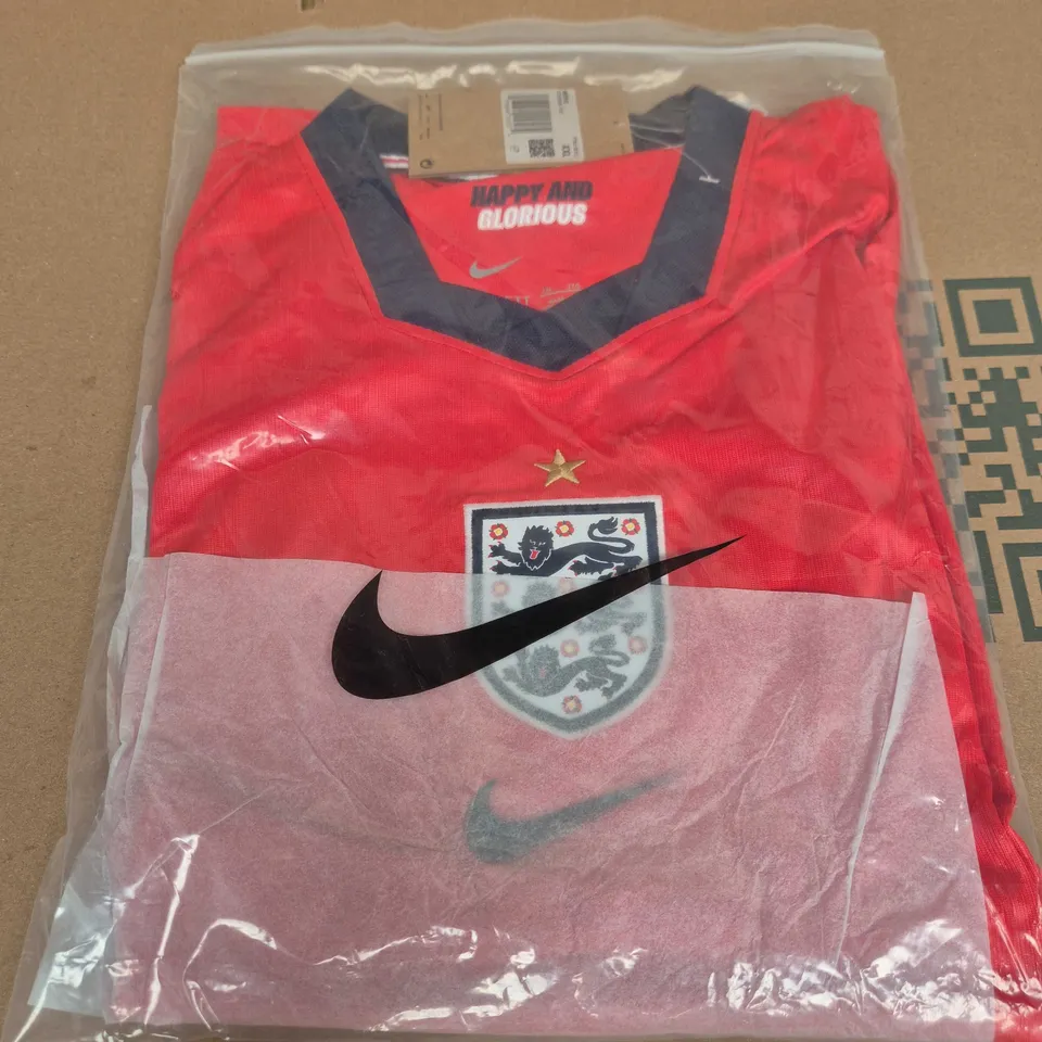 ENGLAND 2026 AWAY FOOTBALL JERSEY - XXL
