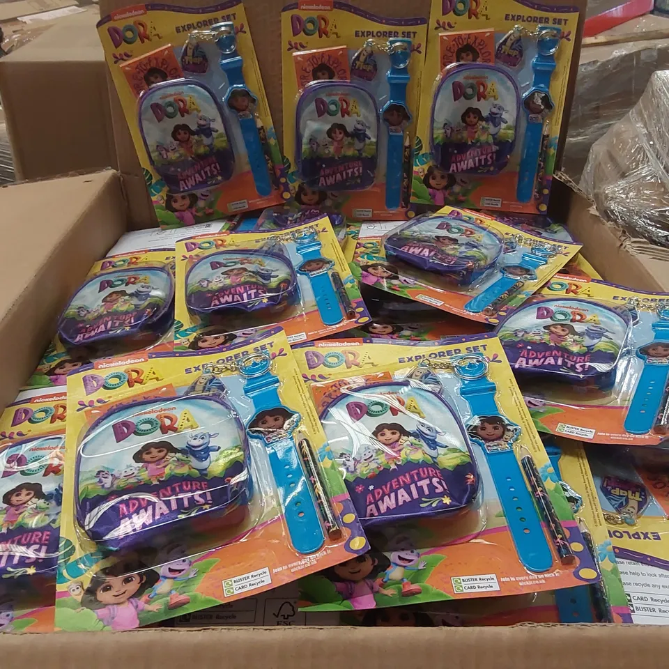 PALLET CONTAINING APPROXIMATELY 2000 BRAND NEW DORA THE EXPLORER BACKPACK KEYRING SETS