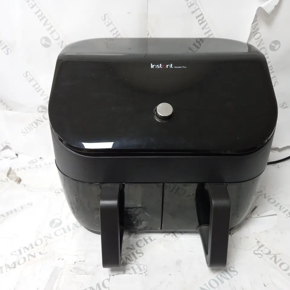 INSTANT DOU AIR FRYER.