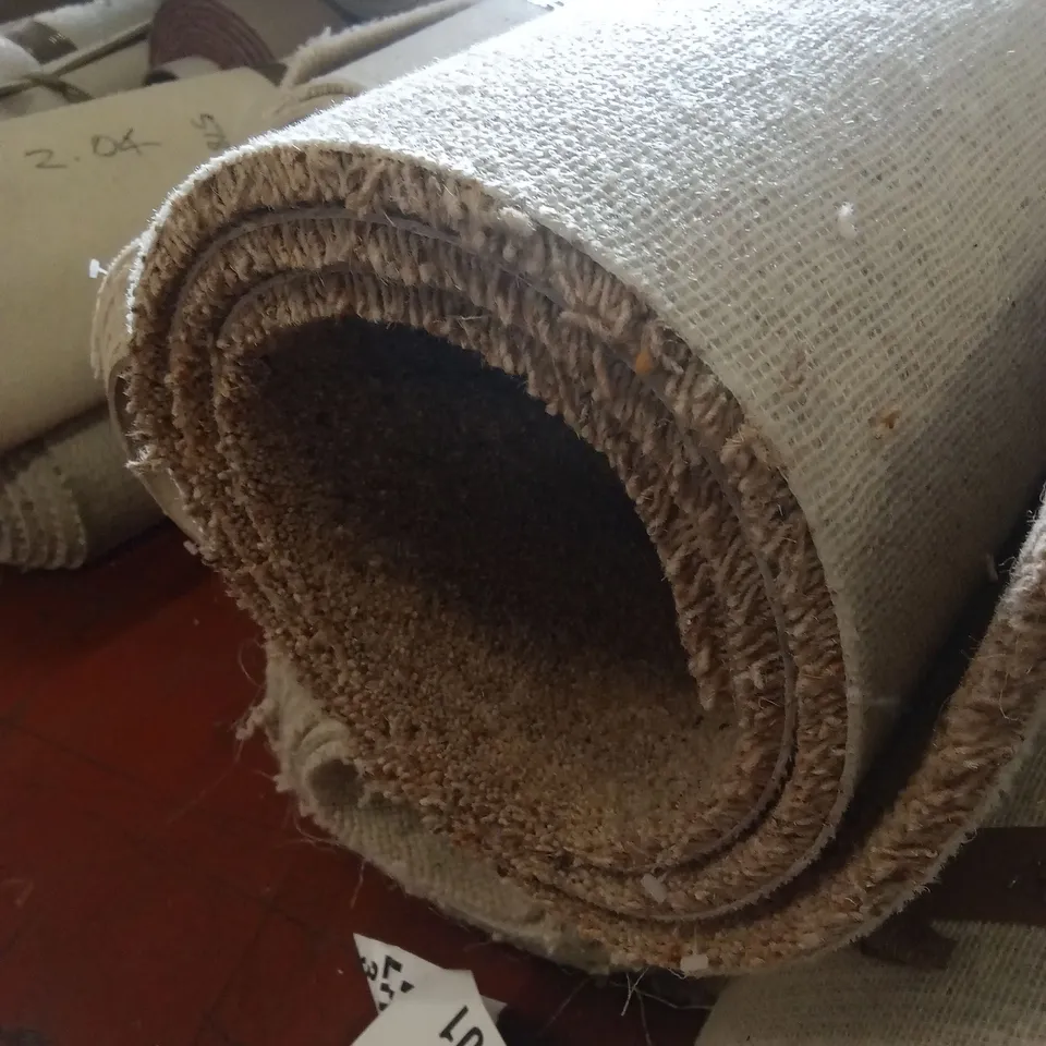 ROLL OF QUALITY ORION MAJOR HEKA CARPET // APPROX SIZE: 1.9 x 5m