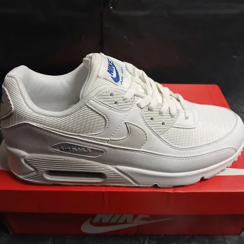 BOXED PAIR OF NIKE AIR MAX 90 WHITE TRAINERS – MEN'S UK 9.5 (US 10.5)