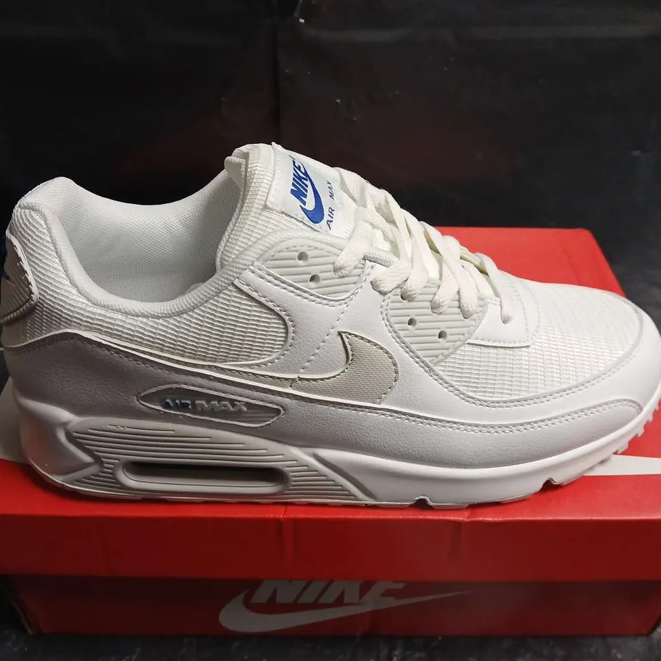 BOXED PAIR OF NIKE AIR MAX 90 WHITE TRAINERS – MEN'S UK 9.5 (US 10.5)