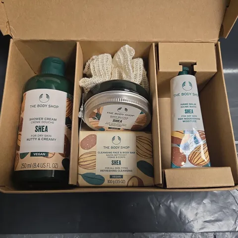 THE BODY SHOP NOURISH & FLOURISH SHEA GIFT BOX