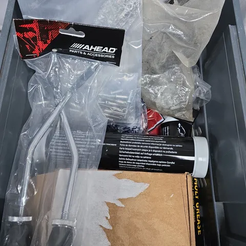 BOX OF ASSORTED CAR ITEMS TO INCLUDE - TOOLS - BOLTS - MPL MOLY GREASE 