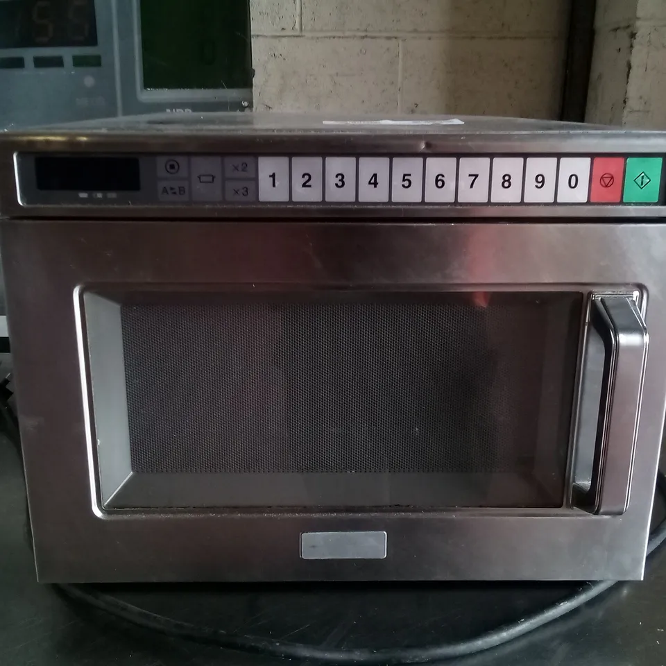 PANASONIC COMMERCIAL MICROWAVE OVEN