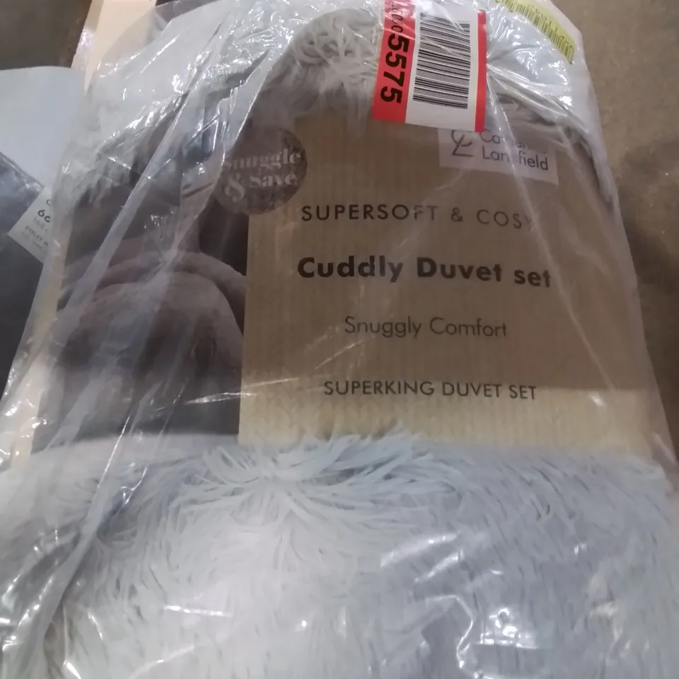 CATHERINE LANSFIELD CUDDLY DUVET COVER SET IN SILVER 