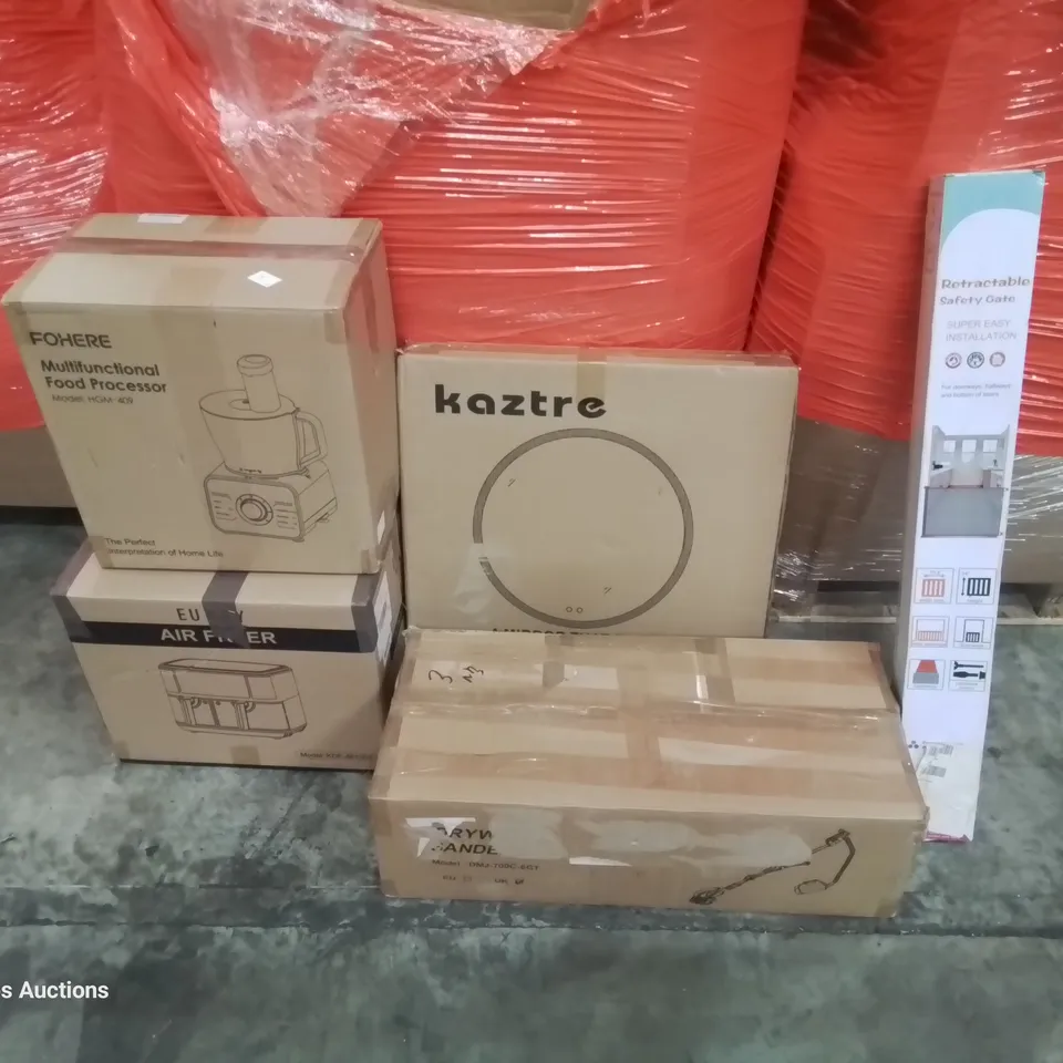 PALLET OF ASSORTED ITEMS INCLUDING: AIR FRYER, DRYWALL SANDER, MIRROR, FOOD PROCESSOR, RETRACTABLE SAFETY GATE 