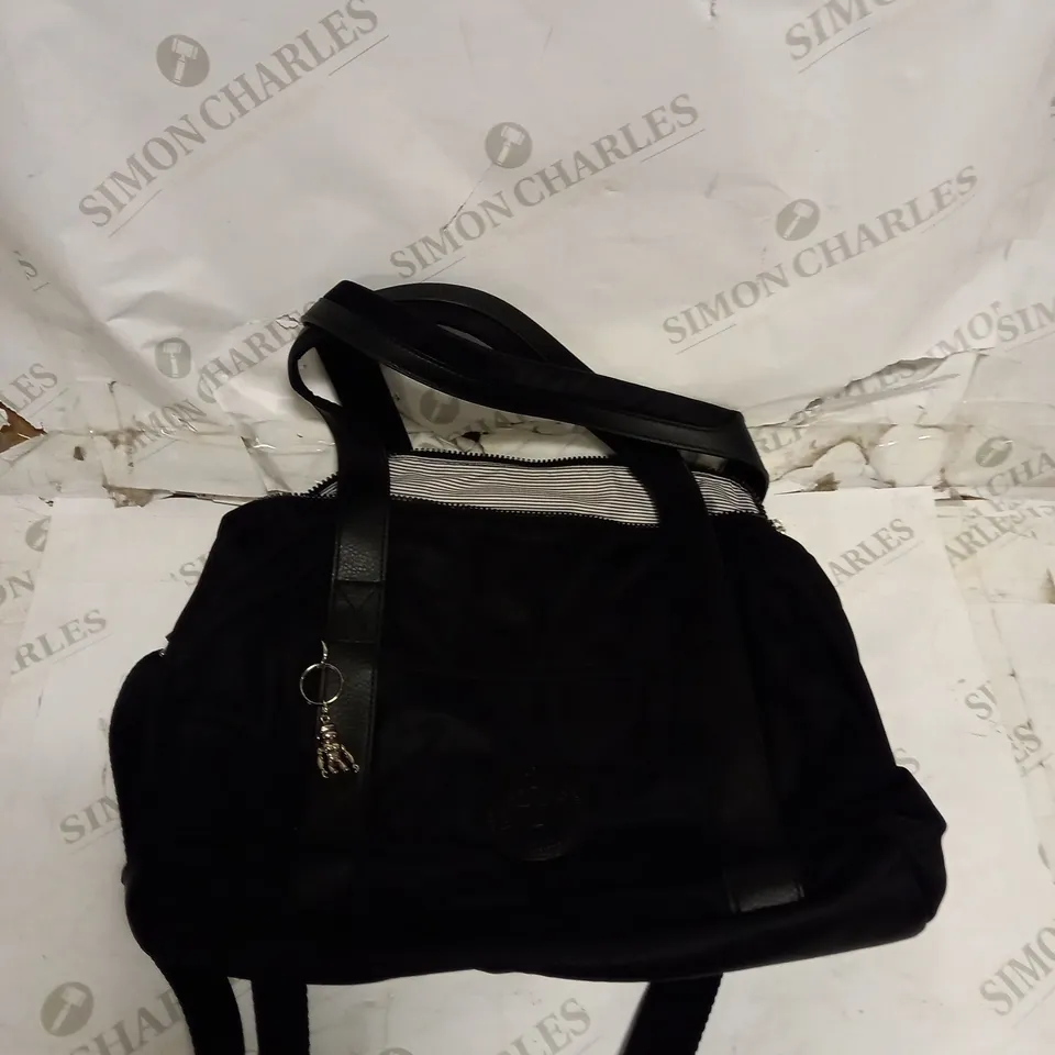 KIPKING BLACK  ON HAND TRAVEL BAG 