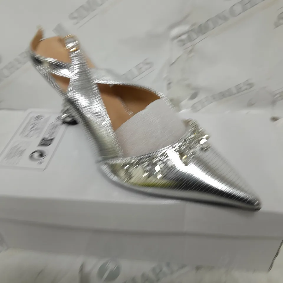 BOXED HIGH HEELED SILVER GEM SHOES 