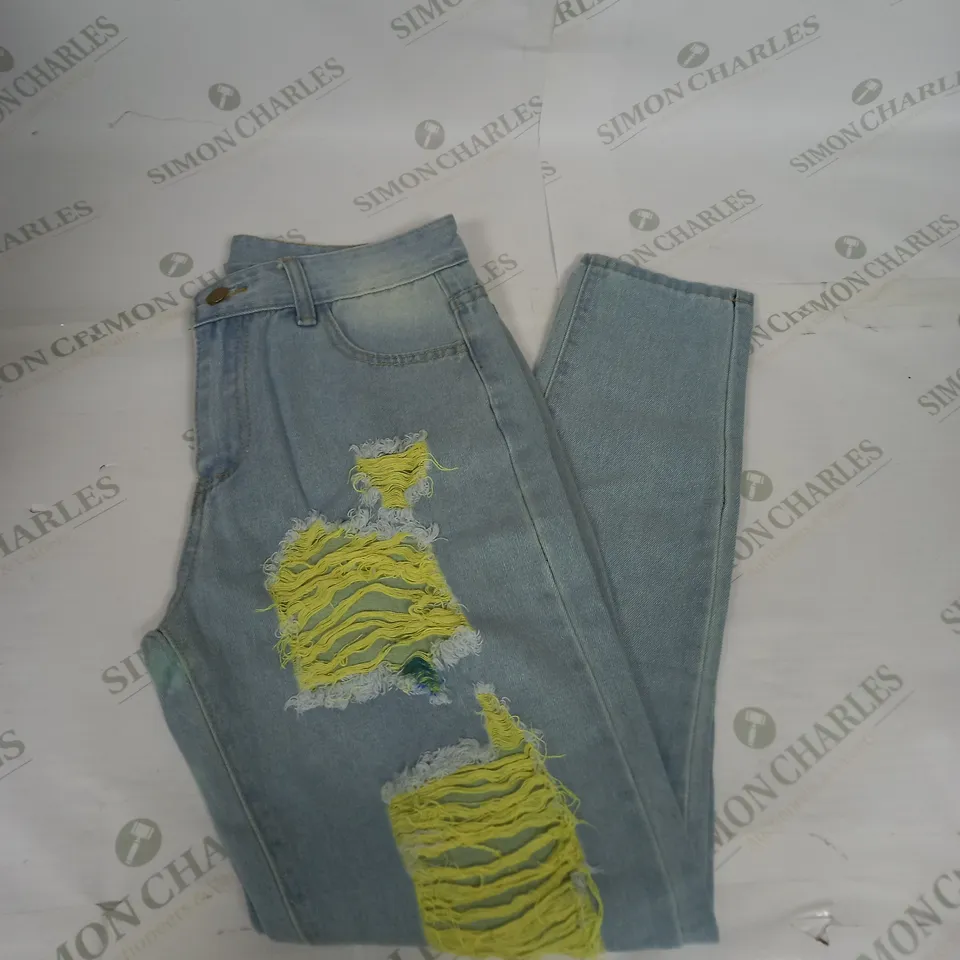 WOMENS RIPPED LEG DENIM JEANS SIZE UNSPECIFIED
