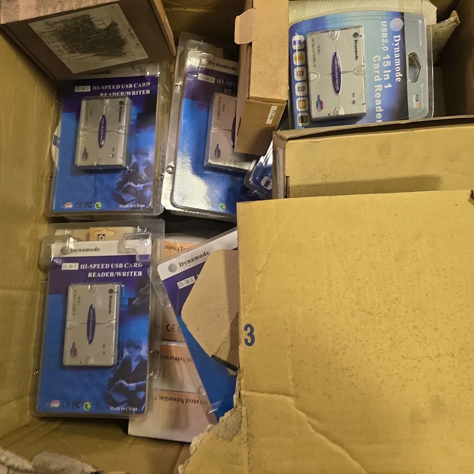 BOX OF APPROXIMATELY 12 ASSORTED ITEMS TO INCLUDE - RIBER OPTIC DEVICE , DYNAMODE USB2.0 15 IN 1 CARD READER , DYNAMODE NETWORK DEVICE 