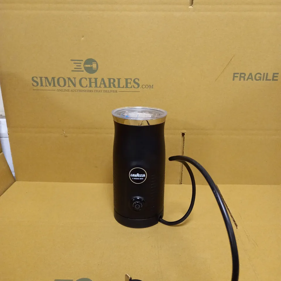 LAVAZZA A MODO MIO MILK EASY FROTHER 