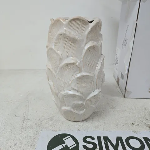 CREAM CERAMIC VASE WITH SCULPTED LEAF PATTERN