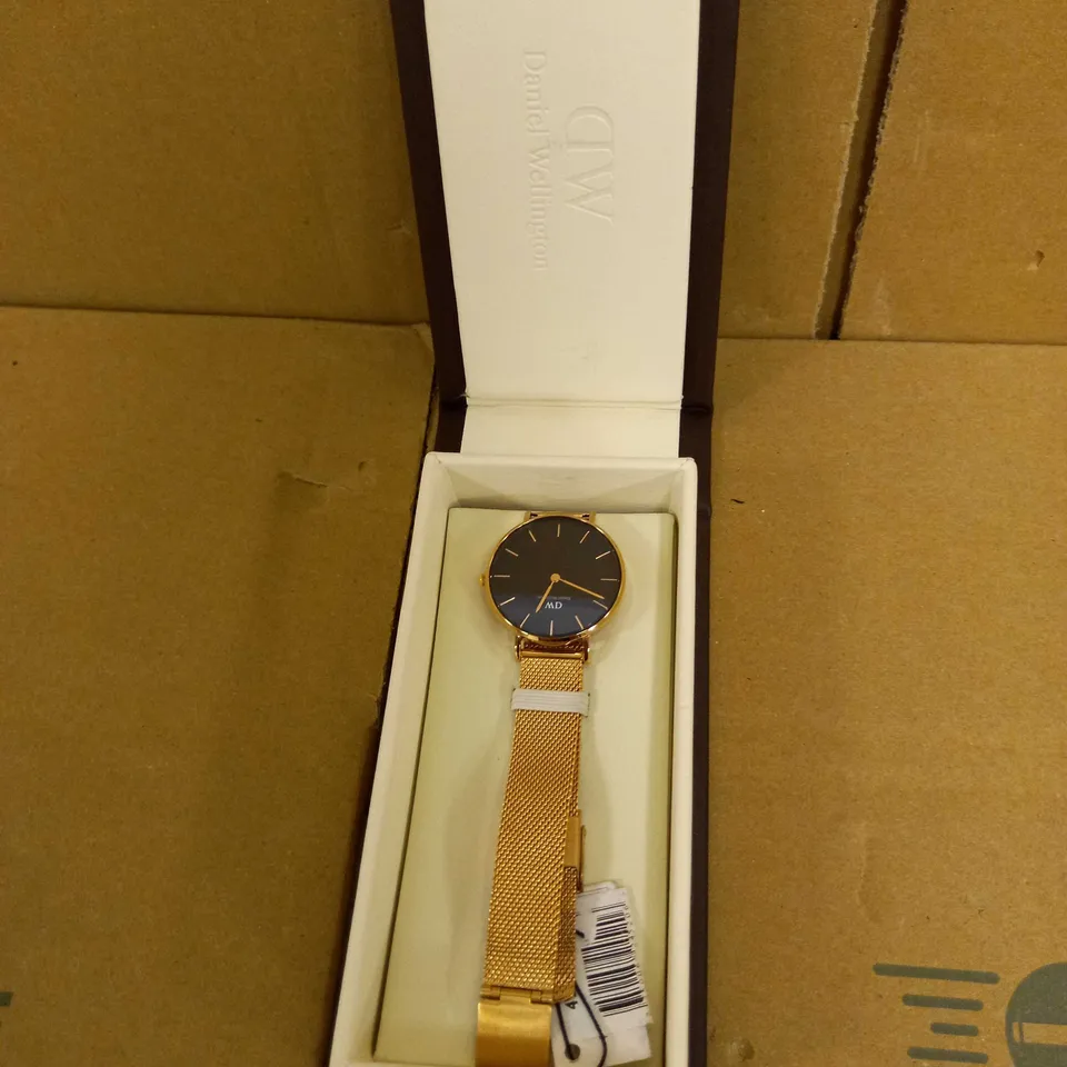DANIEL WELLINGTON WATCH, GOLD BRACELET