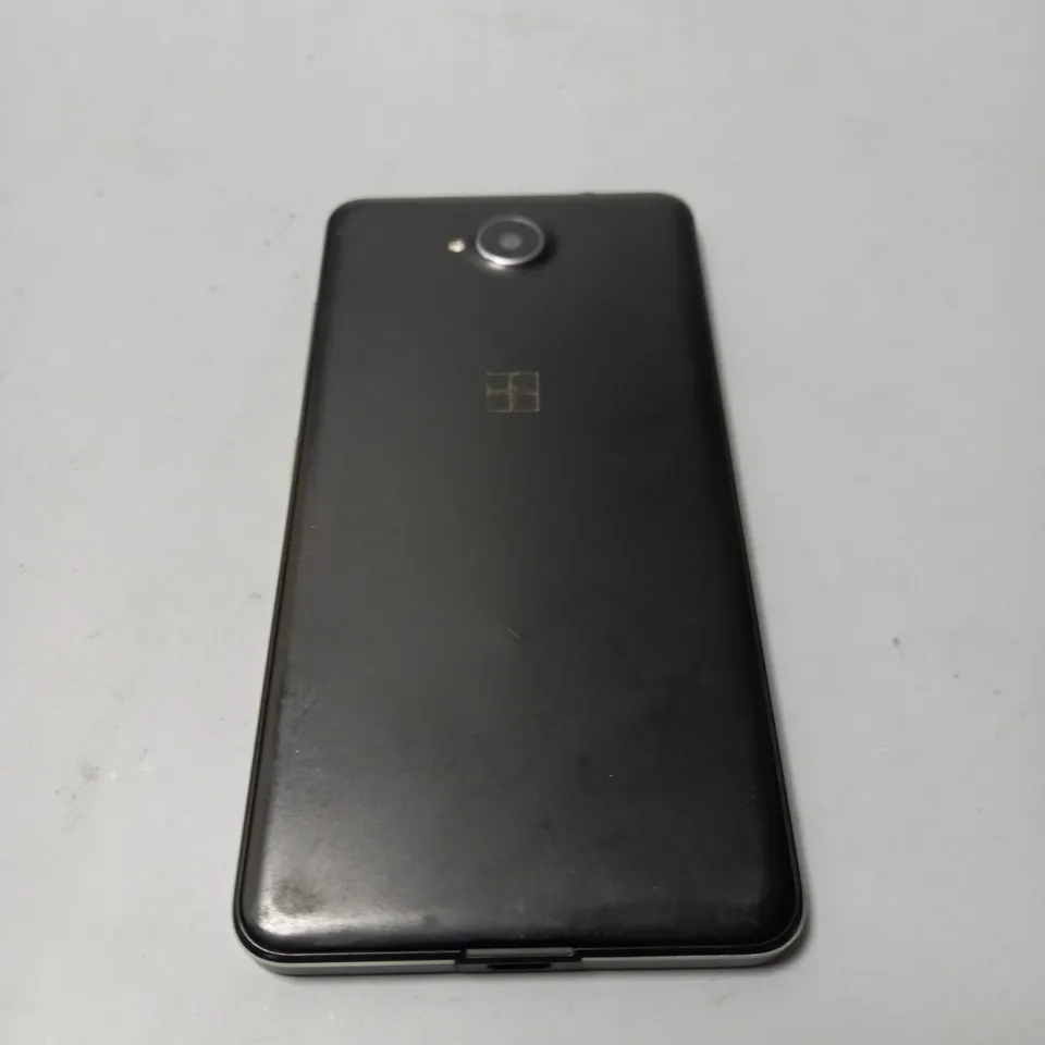 NOKIA LUMIA 