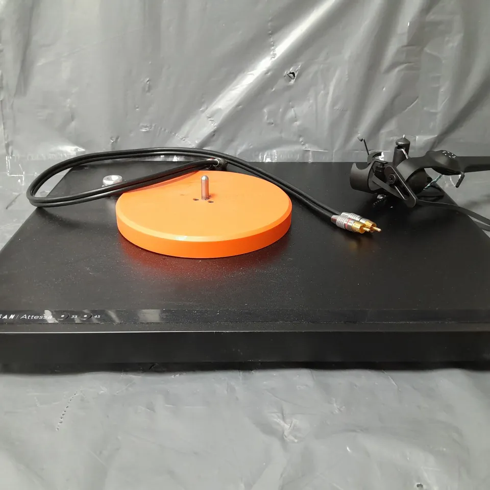 ROKSAN ATTESSA TURNTABLE 