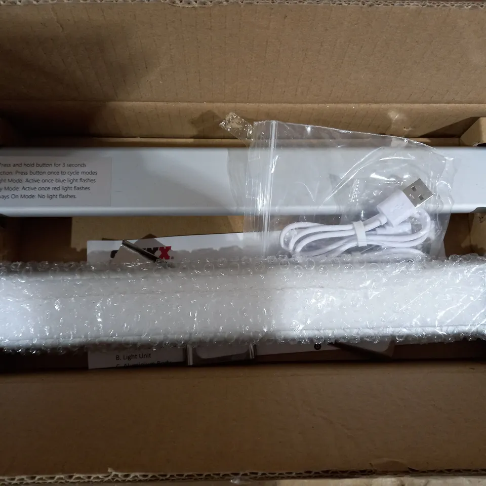 SFIXX SET OF 2 USB RECHARGEABLE MOTION SENSOR LIGHTS
