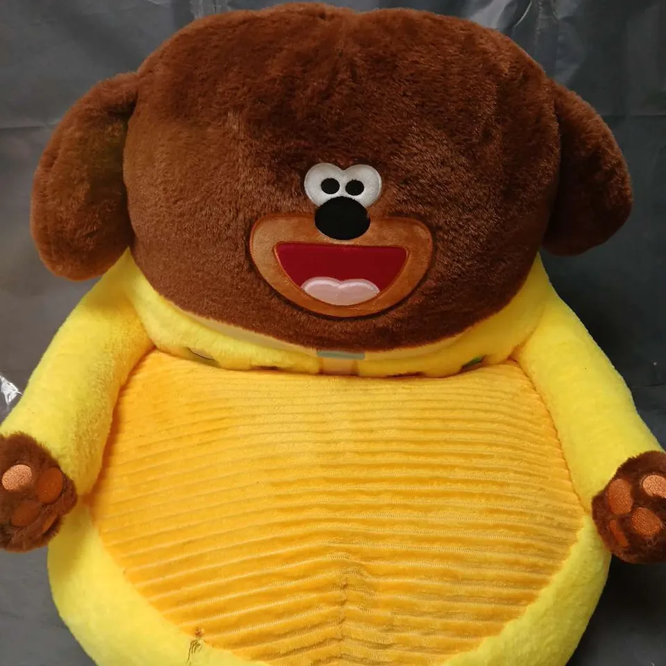 HEY DUGGEE PLUSH CHAIR