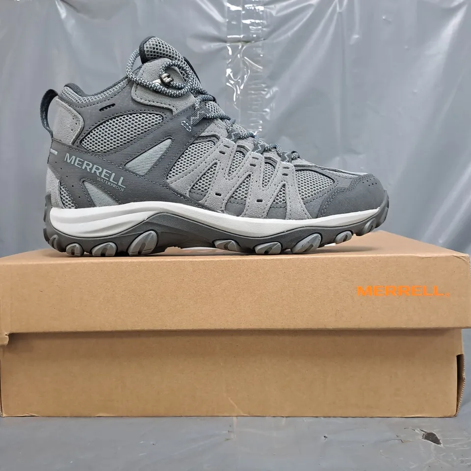 BOXED PAIR OF MERRELL ACCENTOR 3 MID SHOES IN GREY SIZE UK 6