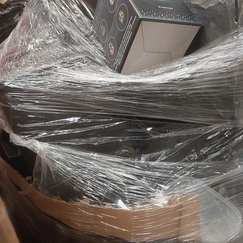 PALLET CONTAINING A VERY LARGE QUANTITY OF ASSORTED ITEMS INCLUDING: STORAGE ORGANISERS, SALT BIN, 3D AROMA LAMP ECT