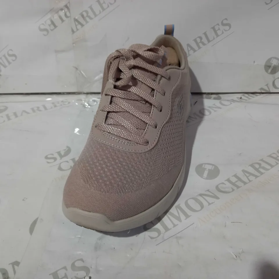 BOXED PAIR OF SKECHERS ARCH FIT REFINE TRAINERS IN MUTED PINK UK SIZE 6