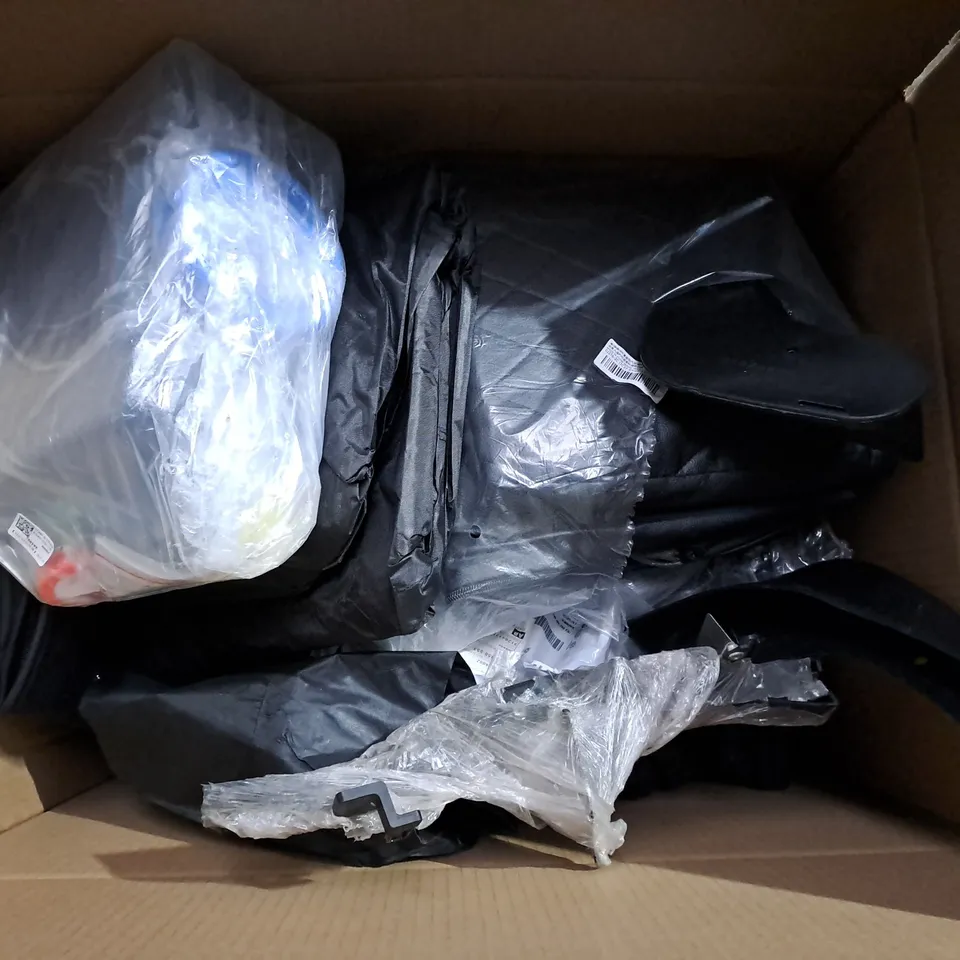 LARGE BOX OF ASSORTED CAR ITEMS TO INCLUDE CAR COVERS - SET COVERS AND TOOLS / COLLECTION ONLY 