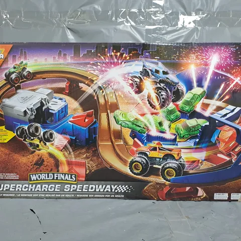 MONSTER JAM SUPERCHARGE SPEEDWAY TOY