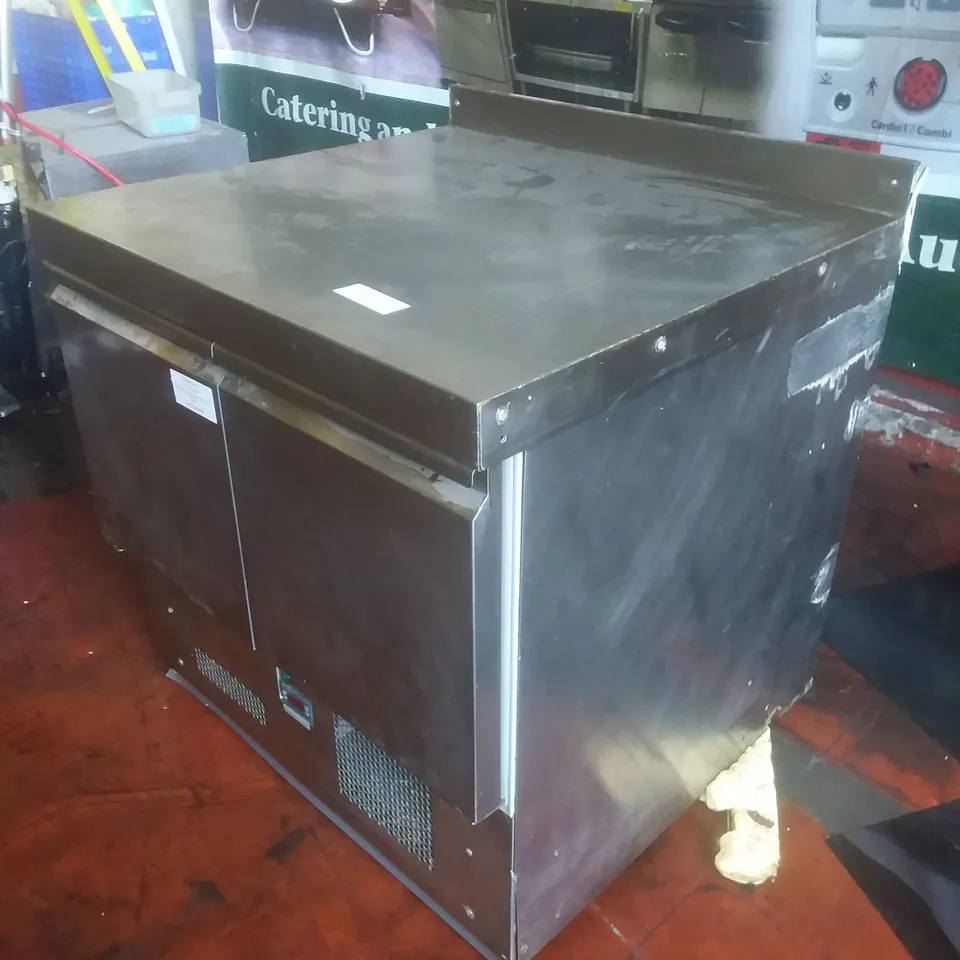 PREP TABLE WITH UNDERCOUNTER FRIDGES 