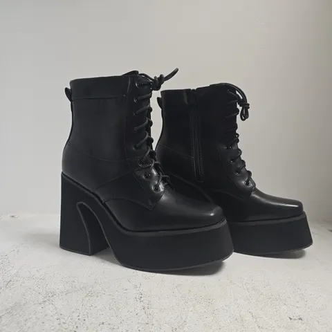 BOXED PAIR OF SEDAI PLATFORM BLOCK HEEL ANKLE BOOTS IN BLACK SIZE 8