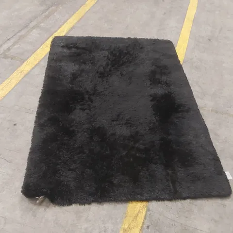 QUALITY PLUSH MACHINE TUFTED HIGH PILE SHAG AREA RUG ULTRA SOFT - APPROXIMATELY 174 x 120cm