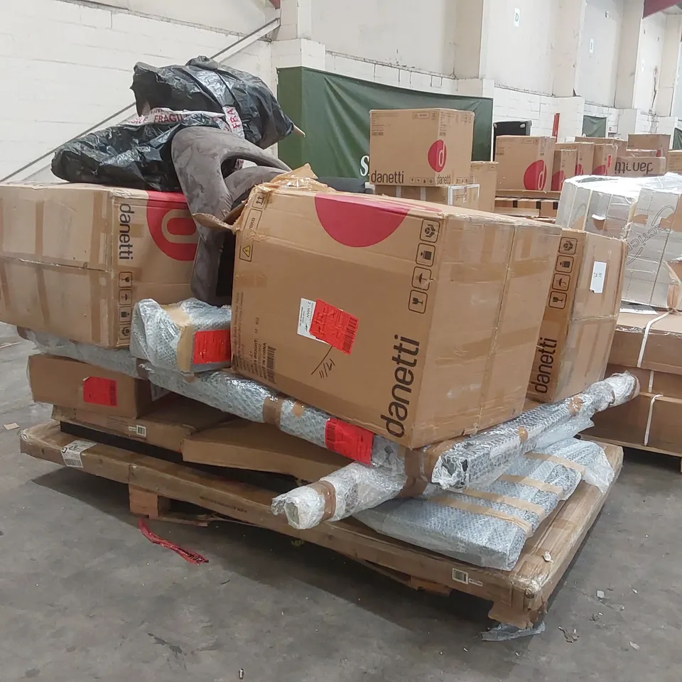 PALLET CONTAINING A LARGE ASSORTMENT OF DESIGNER FURNITURE PARTS