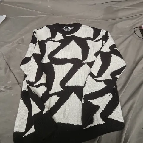ZARA KNIT SWEATER GEOMETRIC BLACK & WHITE – WOMEN'S SIZE S