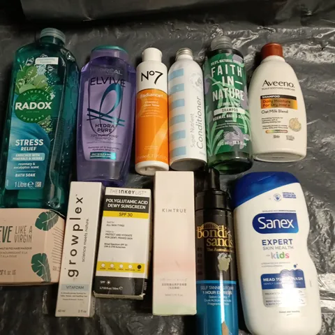 LOT OF APPROXIMATELY 17 ASSORTED HEALTH AND BEAUTY ITEMS TO INCLUDE AVEENO, SANEX AND LOREAL
