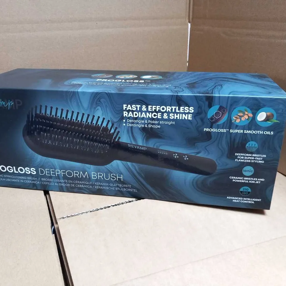 BOXED REVAMP PROFESSIONAL PROGLOSS DEEPFORM BRUSH CERAMIC STRAIGHTENING BRUSH