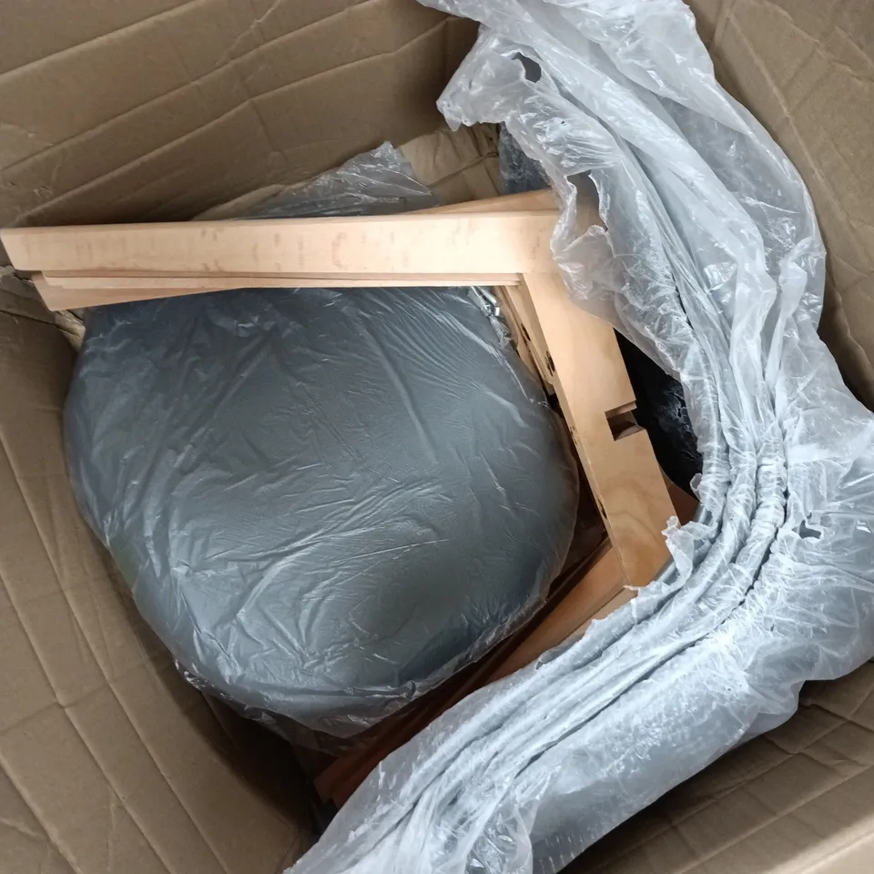 4 CHAIRS WITH WOODEN LEGS AND GREY SHELL