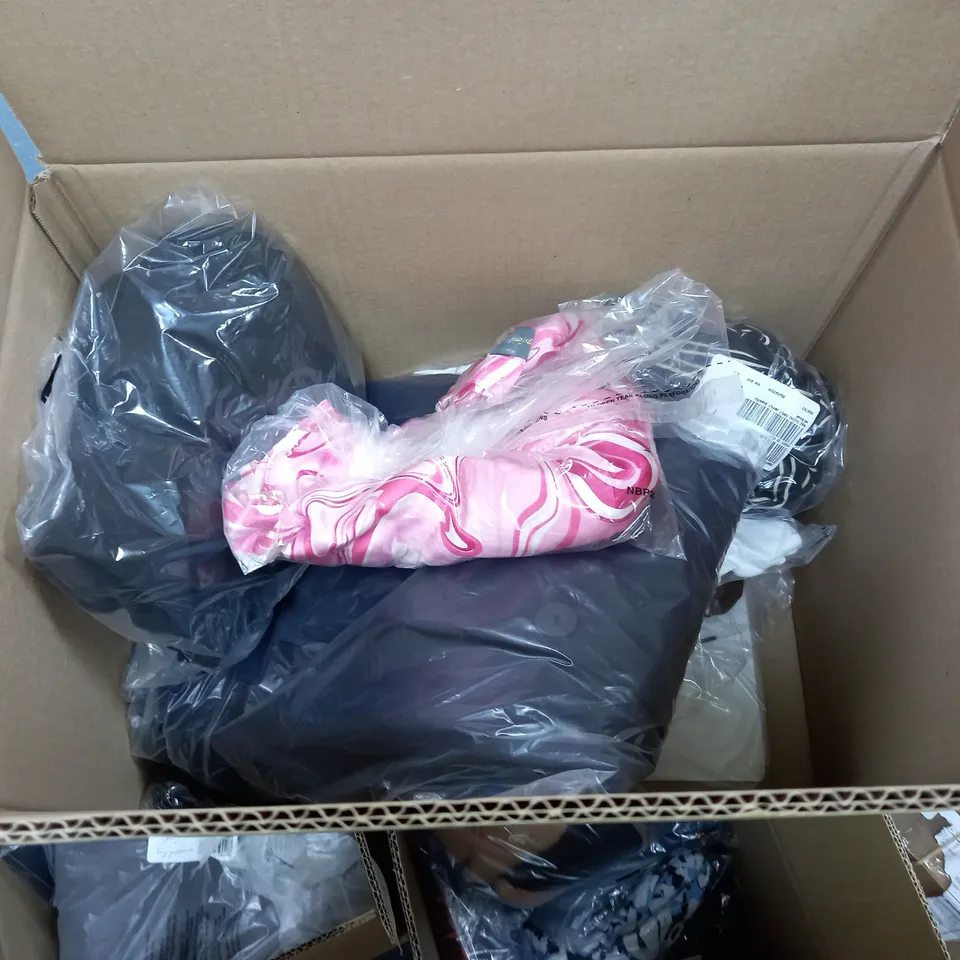 APPROXIMATELY 10 LADIES CLOTHING ITEMS ASSORTED COLOURS, STYLES AND COLOURS