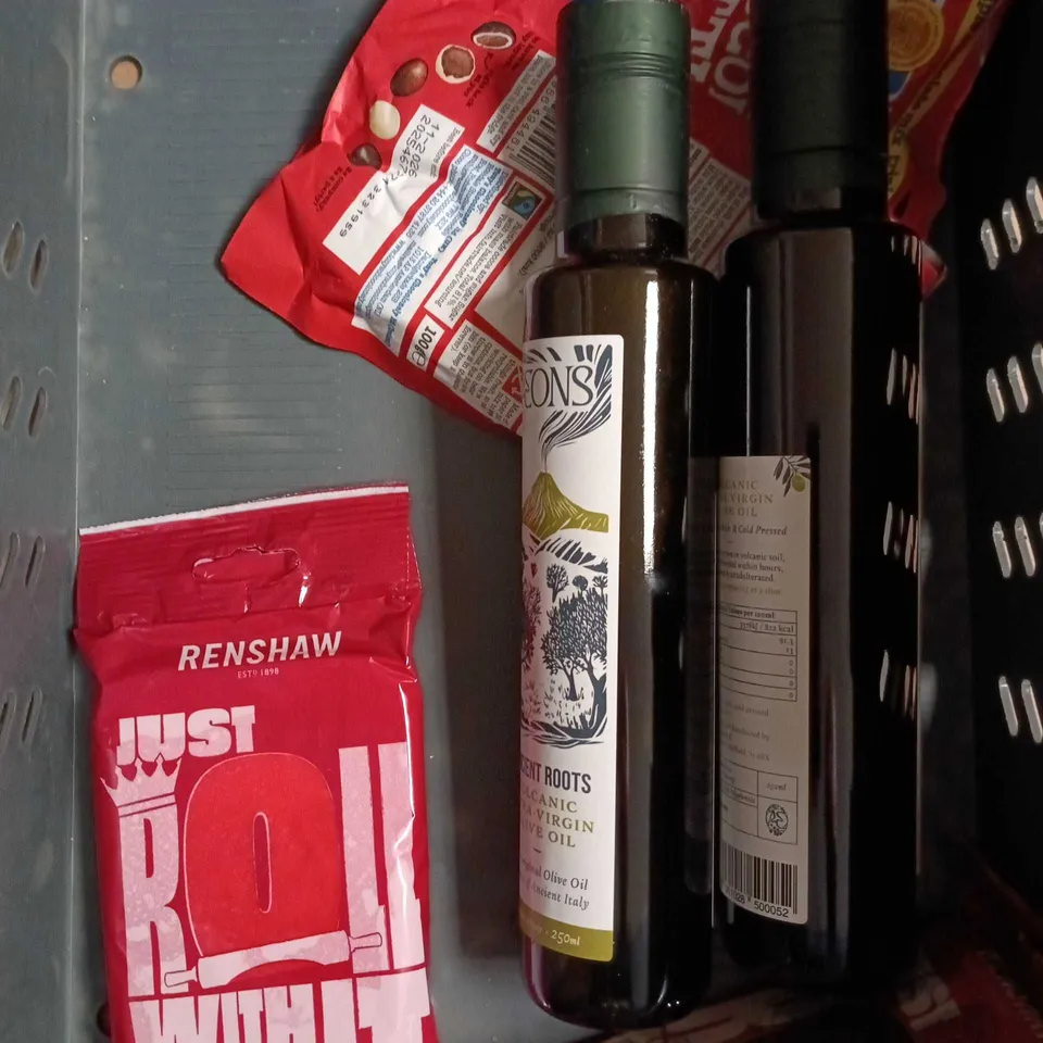 APPROXIMATELY 10 ASSORTED FOOD/DRINK PRODUCTS TO INCLUDE TONY'S CHCOLATE, FONDANT ICING, SNACKING CHEESE ETC 