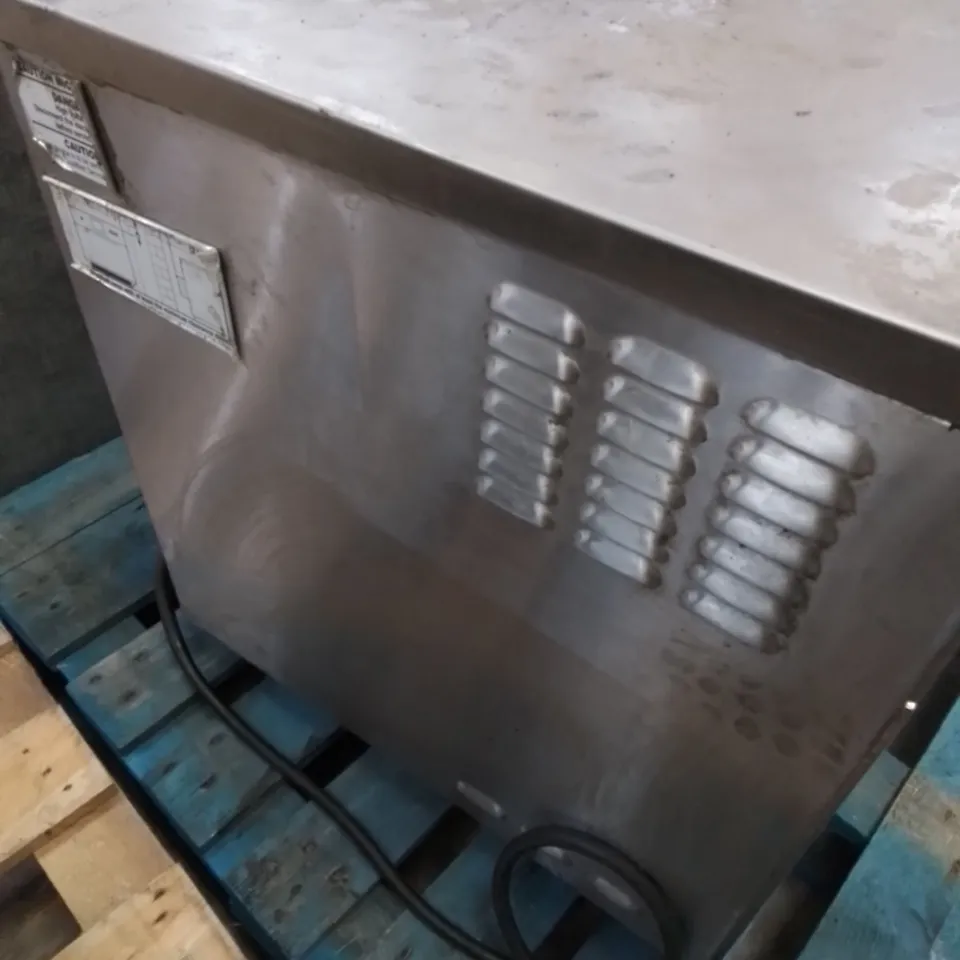 MERRYCHEF EIKON E5 COMMERCIAL COMBINATION MICROWAVE OVEN