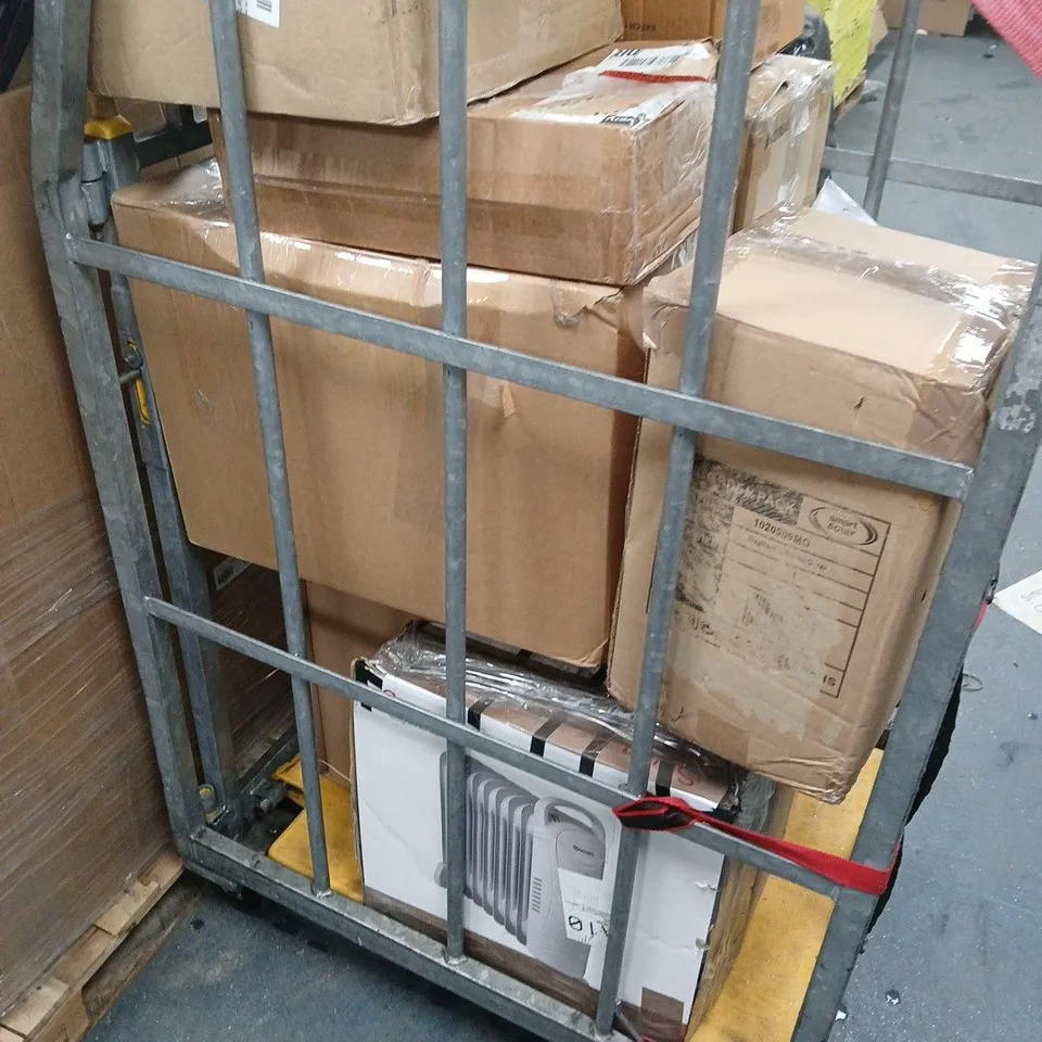 CAGE OF APPROXIMATELY 10 ASSORTED ITEMS TO INCLUDE - VERY HOME DUVET SET, BROKEN CORSAIR GAMING PC, THROW PILLOW, AND SWAN OIL HEATER ETC. - COLLECTION ONLY