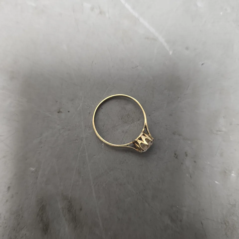 UNBRANDED STONE TOP SOLITAIRE RING