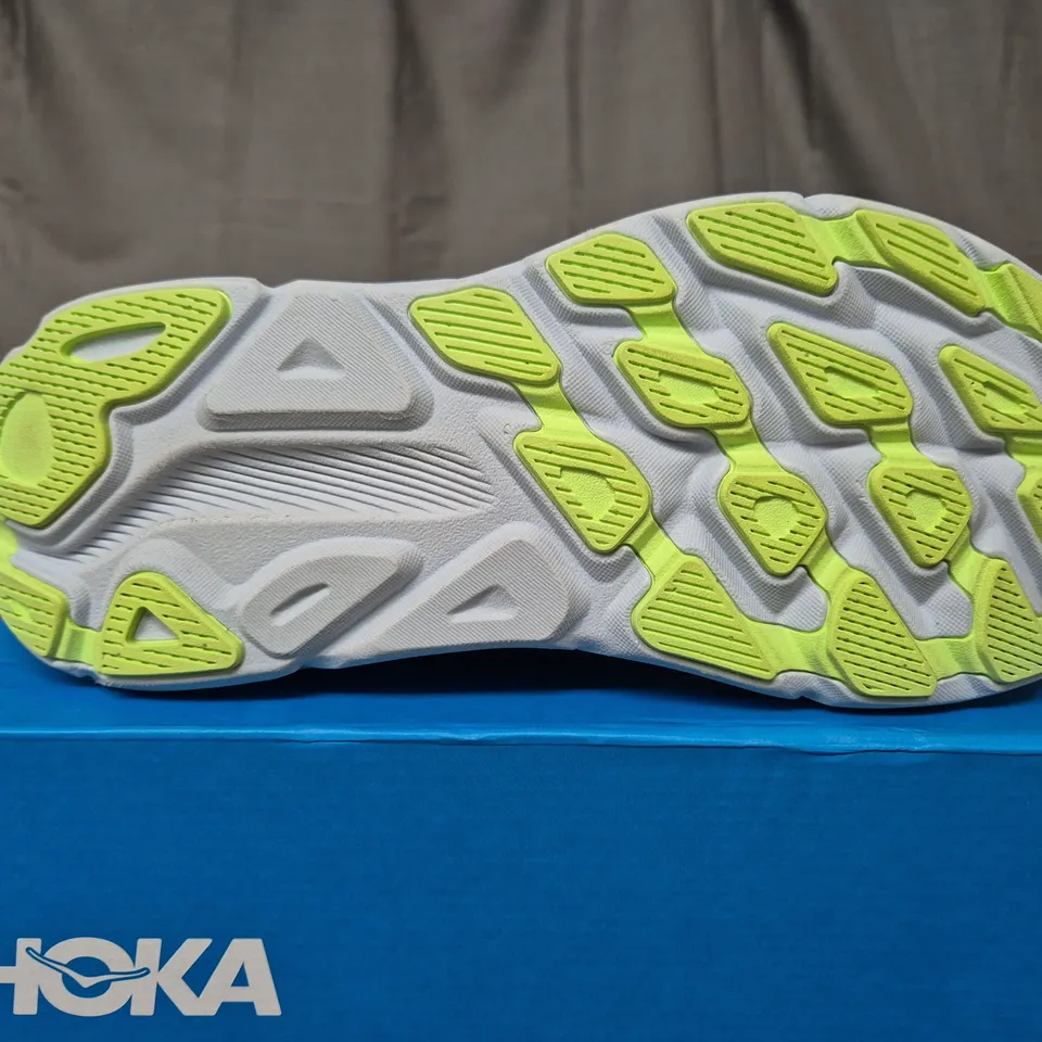 BOXED HOKA CLIFTON WOMENS TRAINERS - SIZE 7