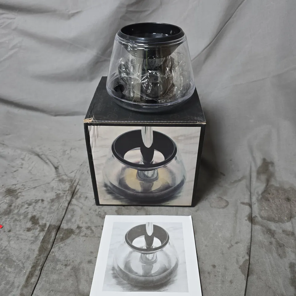 MAKE UP BRUSH CLEANER, CLEAN AND DRY IN SECONDS. BOXED