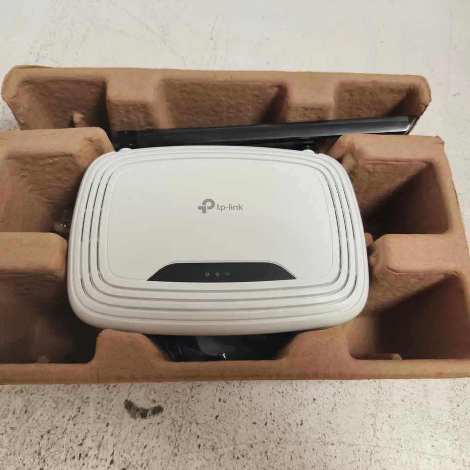 BOXED TP-LINK WIRELESS N ROUTER TL-WR841N