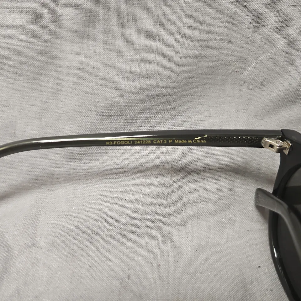 BOXED MELLER SUNGLASSES WITH BLACK ROUND FRAMES AND ORANGE BOX (CAT3 LENSES)