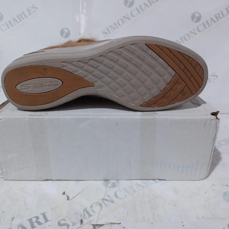 BOXED PAIR OF SKECHERS WEDGE BOOTS IN CHESTNUT SIZE 7