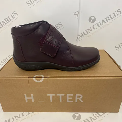 BOXED PAIR OF HOTTER BURGUNDY SHOES SIZE 4.5