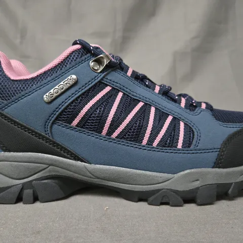 BOXED PAIR OF MOUNTAIN WAREHOUSE PATH WOMEN'S OUTDOOR WATERPROOF WALKING SHOES IN NAVY/BERRY UK SIZE 6