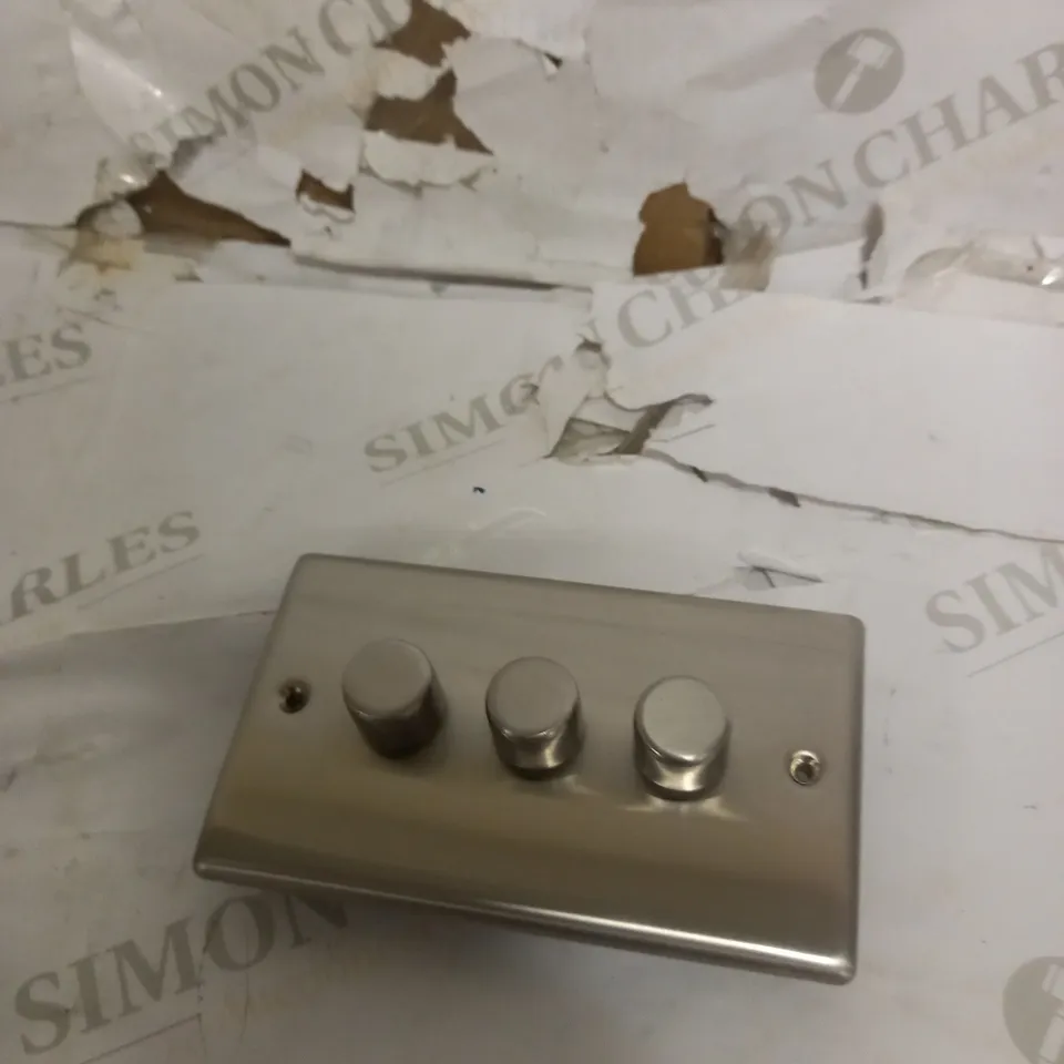 BG ELECTRICAL NBS83P-01 TRIPLE INTELLIGENT DIMMER LIGHT SWITCH