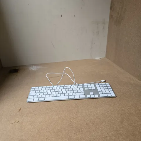 APPLE WIRED KEYBOARD - A1243