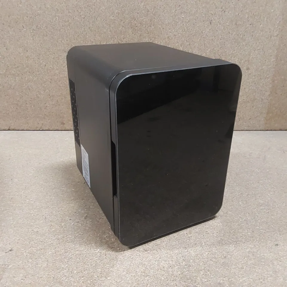 MINI PORTABLE REFRIGERATOR 